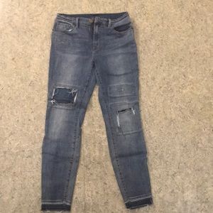 PATCHED RIP HIGH WAISTED URBAN JEANS